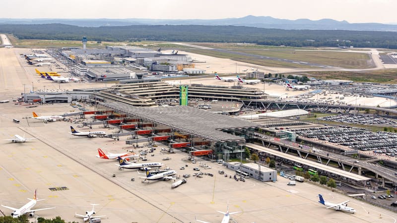Cologne Bonn Airport terminal